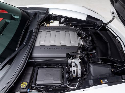 Used 2018 Chevrolet Corvette Stingray Coupe w/ 2LT Preferred Equipment Group image 18