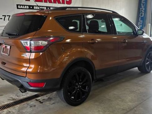 Used 2017 Ford Escape SE w/ Equipment Group 201A image 7