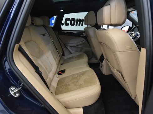 Used 2020 Porsche Macan image 18