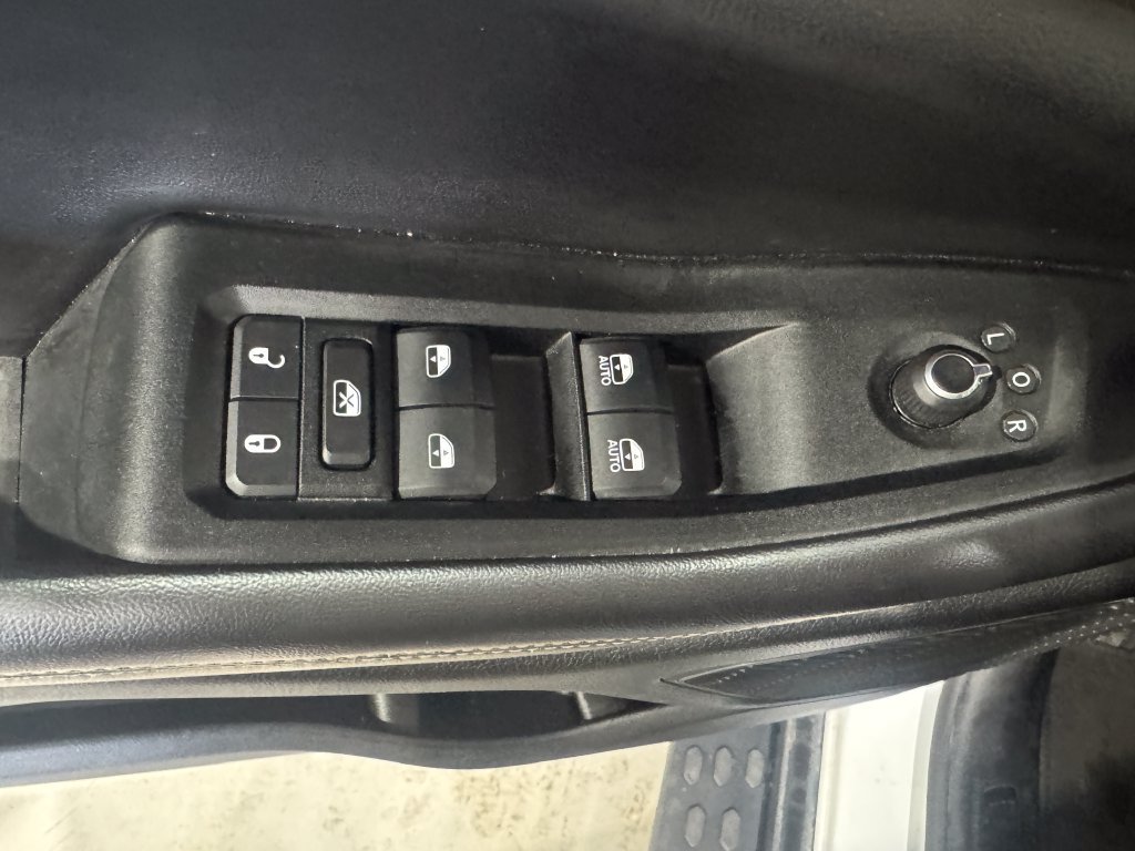 Used 2024 Jeep Grand Cherokee Limited w/ Luxury Tech Group II AWD/4WD image 18