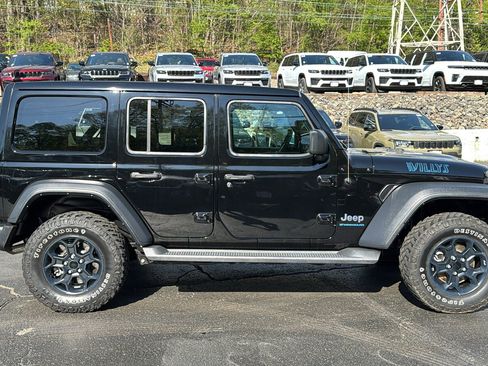 Used 2023 Jeep Wrangler Unlimited w/ Sun & Screen Package AWD/4WD image 9