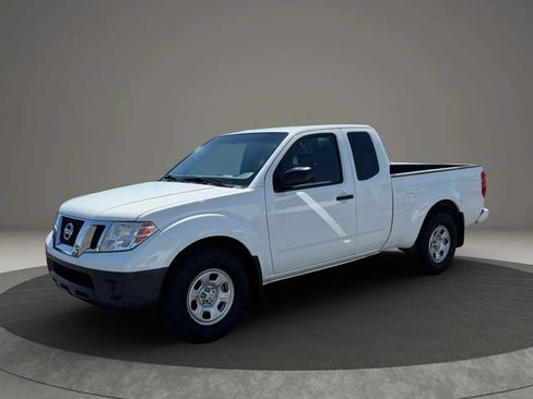Used 2020 Nissan Frontier S RWD image 2
