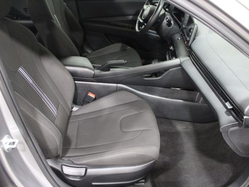 Used 2025 Hyundai Elantra Sport FWD image 23