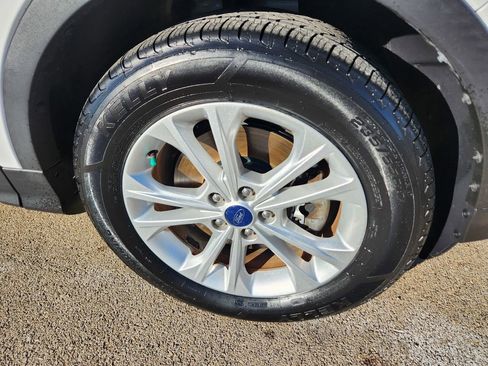 Used 2018 Ford Escape SE w/ Ford Safe & Smart Package image 42