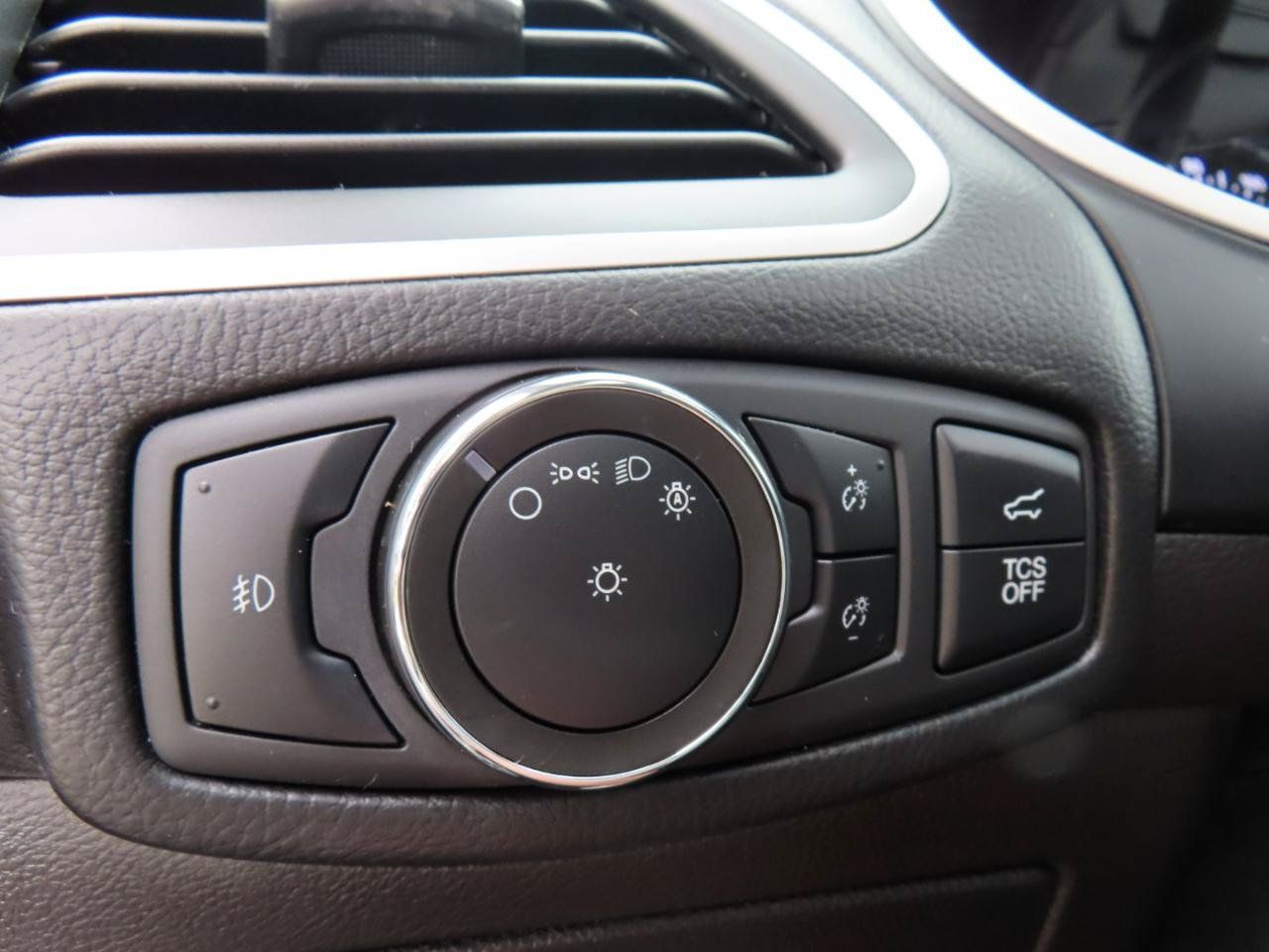 Used 2020 Ford Edge SEL w/ Convenience Package FWD image 32