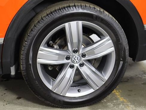Used 2019 Volkswagen Tiguan SEL Premium image 41