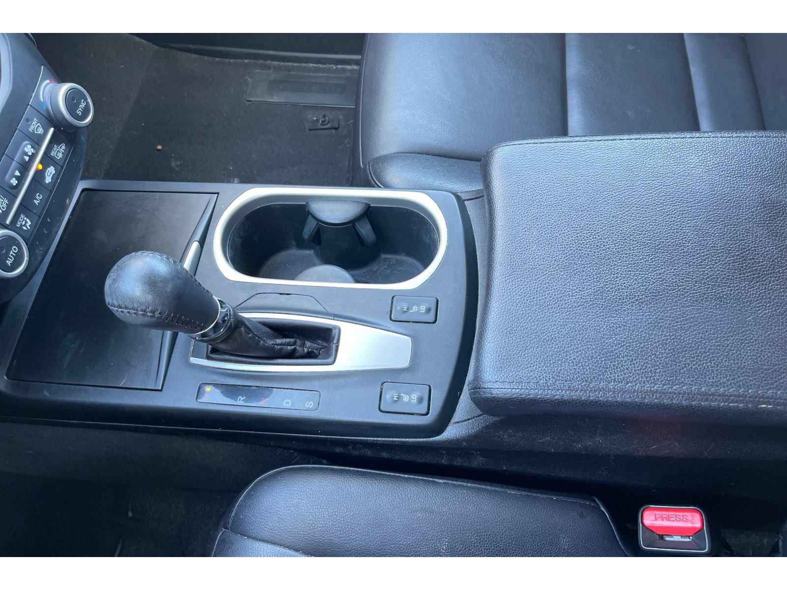 Used 2017 Acura RDX w/ AcuraWatch Plus Package FWD image 33