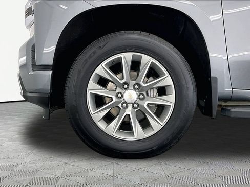 Used 2021 Chevrolet Silverado 1500 High Country w/ Technology Package AWD/4WD image 9