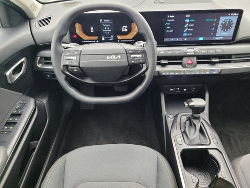 Used 2025 Kia K4 FWD image 22