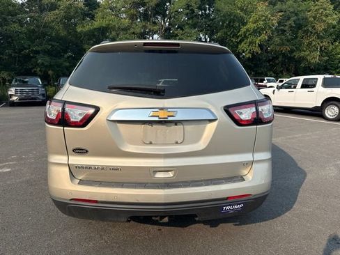 Used 2017 Chevrolet Traverse LT AWD/4WD image 4