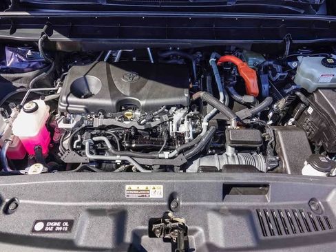 Used 2021 Toyota Highlander XLE image 27