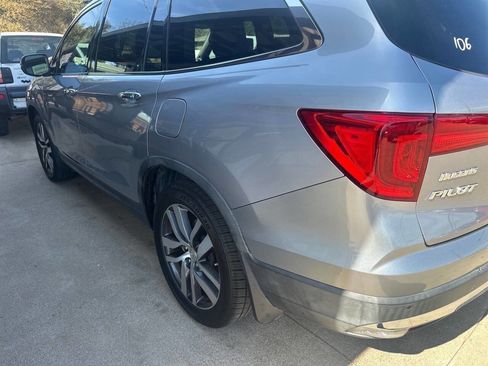 Used 2017 Honda Pilot Touring image 4