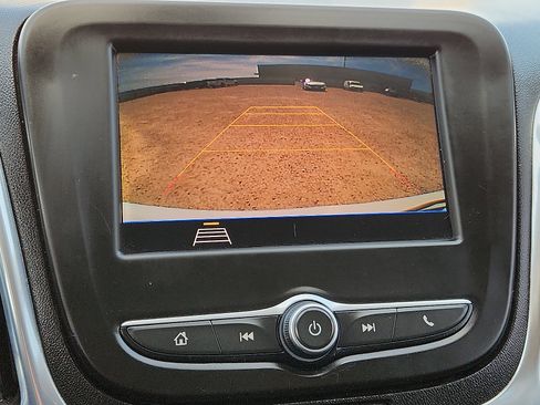 Used 2021 Chevrolet Equinox LT image 15