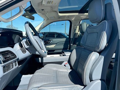 Used 2022 Lincoln Navigator L Black Label image 8