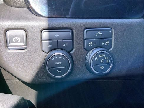 Used 2025 Chevrolet Silverado 2500 LT w/ Convenience Package AWD/4WD image 35
