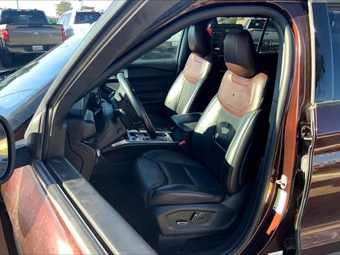Used 2020 Ford Explorer Platinum w/ Premium Technology Package AWD/4WD image 7