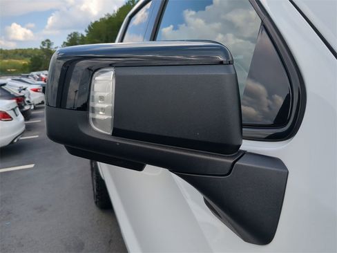 Used 2024 GMC Sierra 1500 AT4X image 12