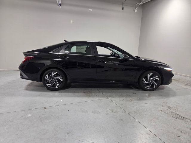New 2026 Hyundai Elantra Limited FWD image 12