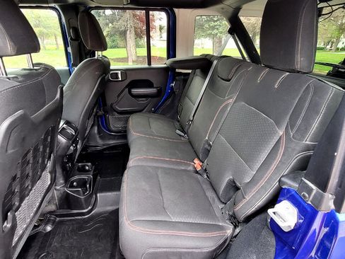 Used 2018 Jeep Wrangler Unlimited Rubicon image 17