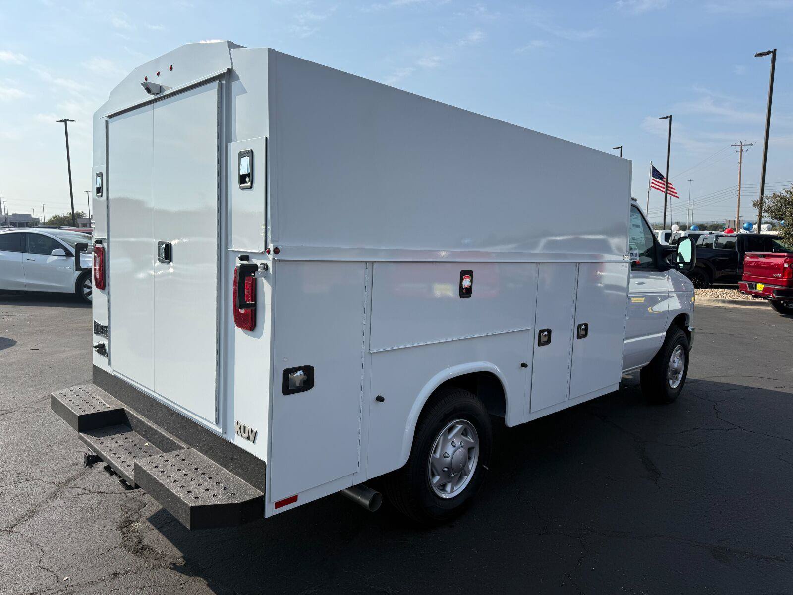 New 2027 Ford E-350 and Econoline 350 Super Duty w/ Power Equipment Group RWD image 3