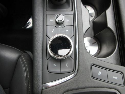 Used 2025 Cadillac XT6 Sport w/ Technology Package image 54