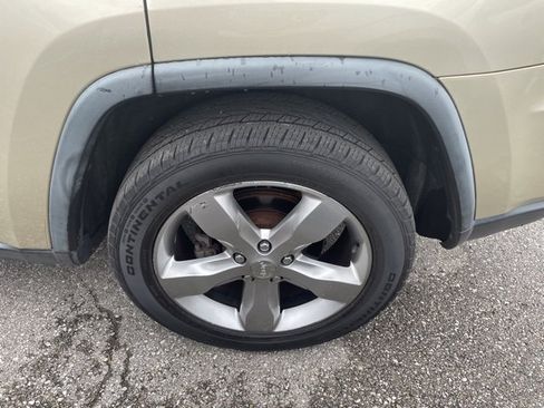 Used 2011 Jeep Grand Cherokee Overland image 9