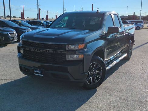 Used 2020 Chevrolet Silverado 1500 Custom w/ Custom Value Package image 1