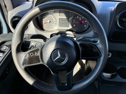 Used 2019 Mercedes-Benz Sprinter 170 image 18