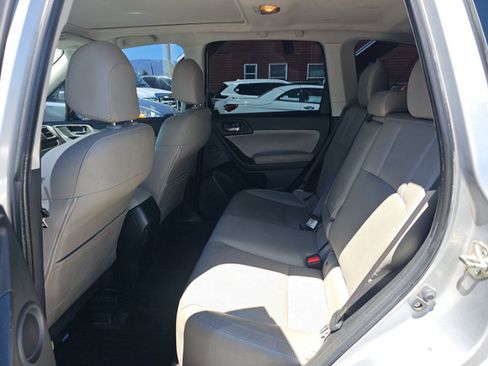 Used 2018 Subaru Forester 2.5i Limited AWD/4WD image 8