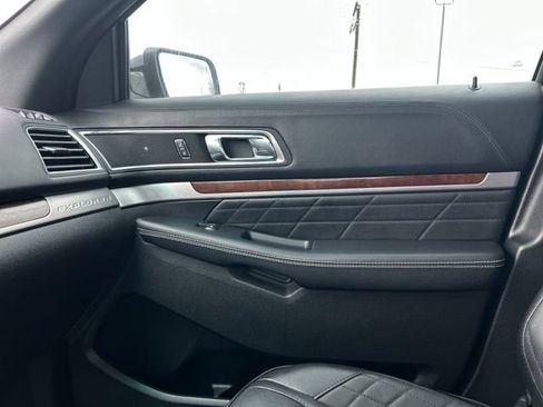 Used 2016 Ford Explorer Platinum AWD/4WD image 47