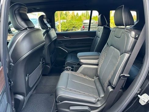 New 2025 Jeep Grand Cherokee L Summit w/ Obsidian Package AWD/4WD image 7