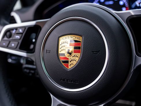 Certified 2023 Porsche Cayenne S Platinum AWD/4WD image 23