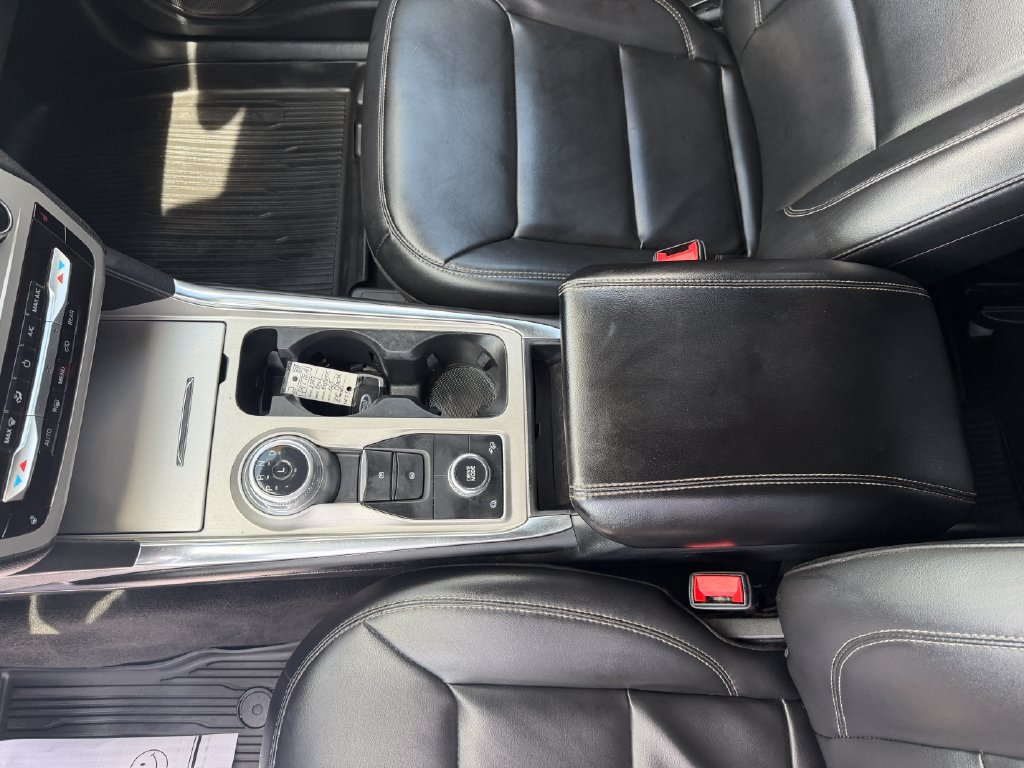 Certified 2022 Ford Explorer XLT w/ Equipment Group 202A AWD/4WD image 15