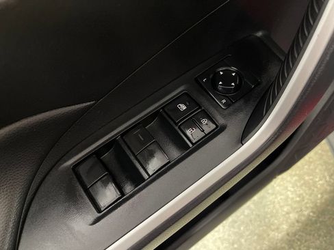 Certified 2025 Toyota RAV4 LE AWD/4WD image 16