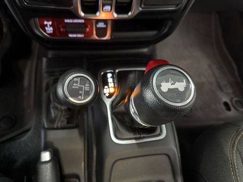 Used 2024 Jeep Wrangler Unlimited AWD/4WD image 26
