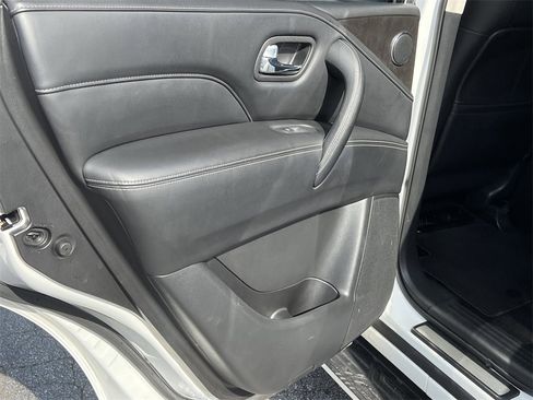 Used 2024 INFINITI QX80 Luxe image 29