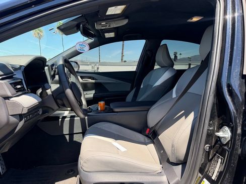 Used 2026 Toyota Camry SE w/ Convenience Package FWD image 5