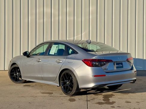 Used 2024 Honda Civic Sport image 3