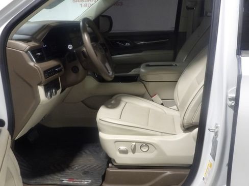 Used 2023 GMC Yukon Denali AWD/4WD image 8
