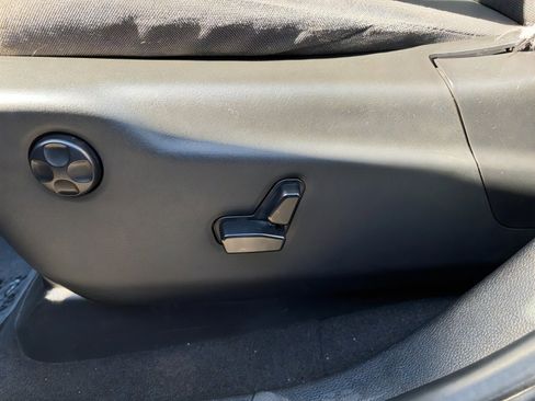 Used 2020 Jeep Grand Cherokee Laredo RWD image 28
