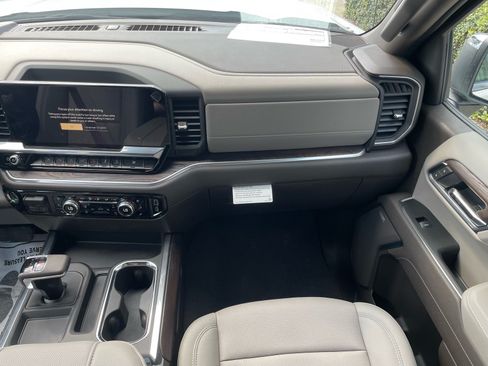 Used 2026 GMC Sierra 1500 SLT w/ SLT Premium Plus Package AWD/4WD image 7