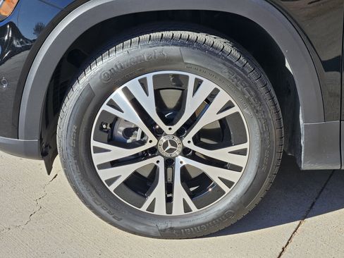 Certified 2025 Mercedes-Benz GLB 250 4MATIC image 11