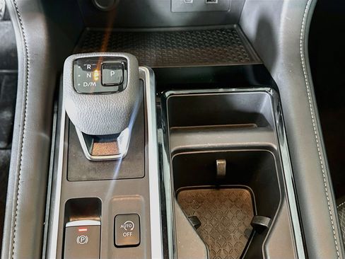 Used 2025 Nissan Pathfinder SV FWD image 25
