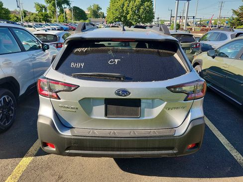 Used 2025 Subaru Outback Premium AWD/4WD image 5