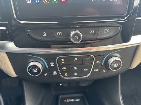 Used 2023 Chevrolet Traverse LT w/ LT Premium Package image 20