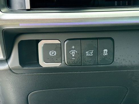 Used 2025 Hyundai Santa Fe Limited image 12