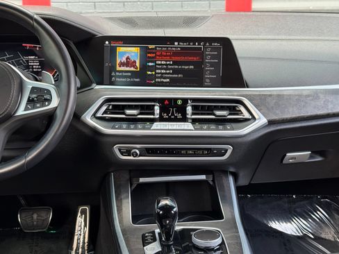 Used 2023 BMW X5 xDrive40i w/ M Sport Package AWD/4WD image 29