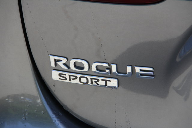 Used 2020 Nissan Rogue Sport SV AWD/4WD image 9