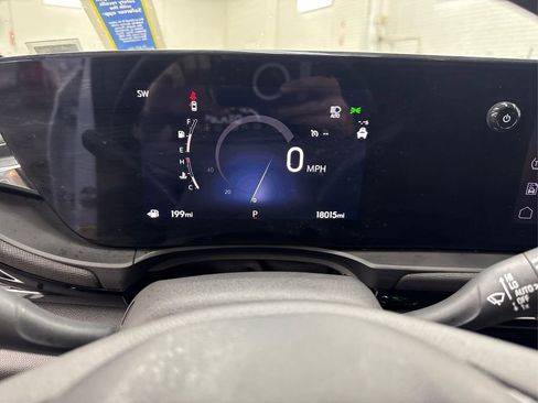 Used 2024 Buick Envista Sport Touring w/ Convenience I Package image 23