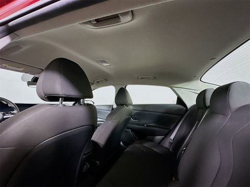 Used 2024 Hyundai Elantra SEL image 13